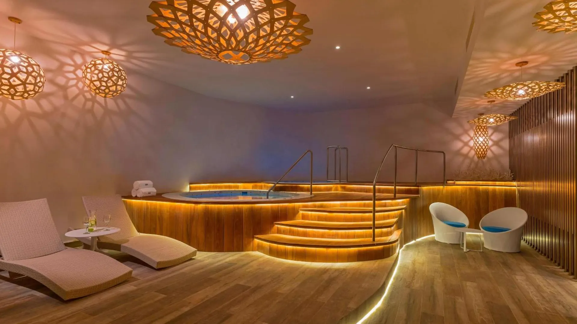 Sala de hidroterapia del Heavenly Spa by Westin
